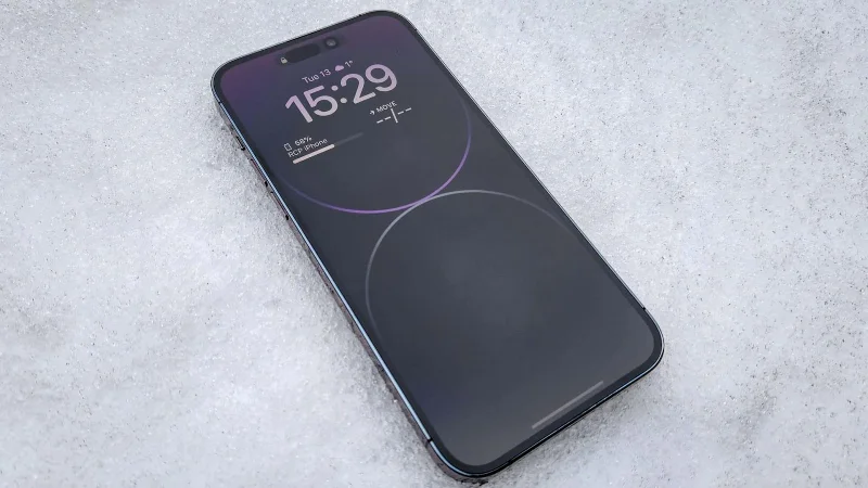 So entfernen Sie das Hintergrundbild vom Always-On-Display Ihres iPhone 14 Pro