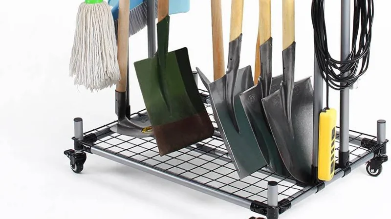 7 clevere Möglichkeiten, Gartengeräte platzsparend aufzubewahren